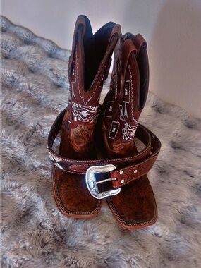 Women's Brown Embroidered Western Ankle Booties